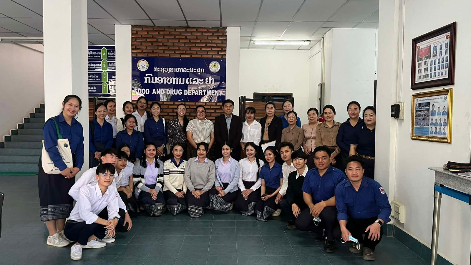 ຮັບນັກສຶກສາພາກວິຊາການຢາພື້ນເມືອງ ລົງຝຶກງານຢູ່ ກົມອາຫານ ແລະ ຢາ